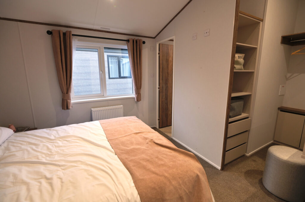 2025 Willerby Boston holiday lodge master bedroom