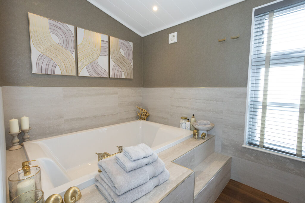 2025 Prestige Phoenix park home bathroom