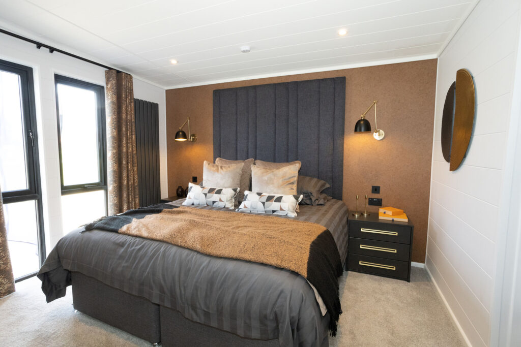 2025 Prestige Tempest lodge bedroom